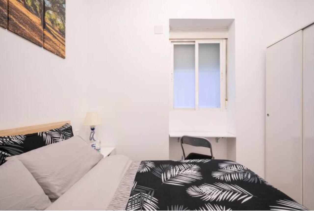 Bedroom Madrid City Center Extérieur photo